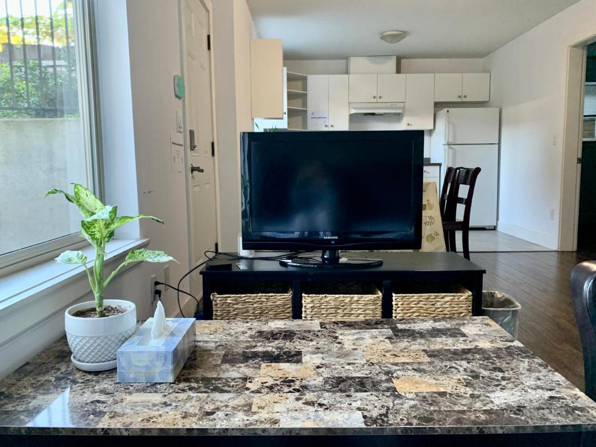 Spacious Burnaby Guest Home Bagian luar foto